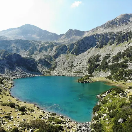 Great Location Near Lift Апартаменти