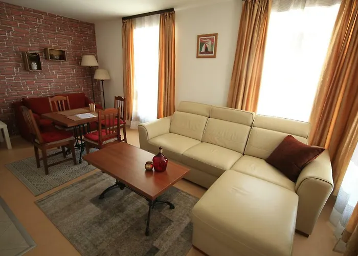 Great Location Near Lift Apartman